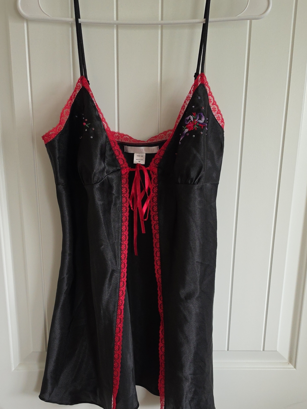Victoria's Secret Y2K Babydoll Black Satin Chemise Red Lace Trim Size Medium